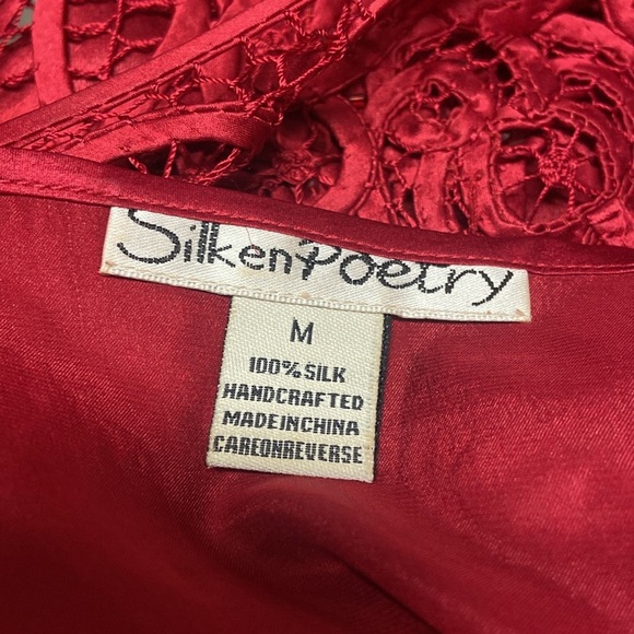 Silken Poetry Vintage 100% Silk Blouse Size M Merlot Red Lace Overlay Party Date - Picture 10 of 10
